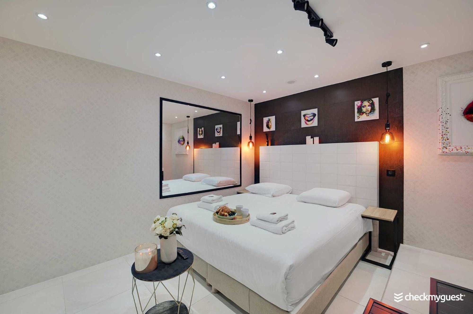Intimate Apartment With Air Conditioner & Jacuzzi 2Br 6P Montmartre Paris Luaran gambar