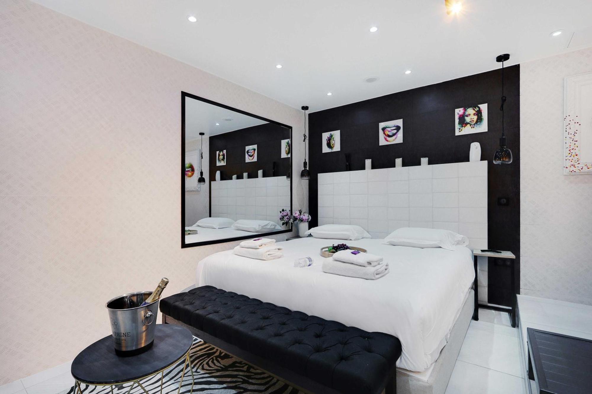 Intimate Apartment With Air Conditioner & Jacuzzi 2Br 6P Montmartre Paris Luaran gambar