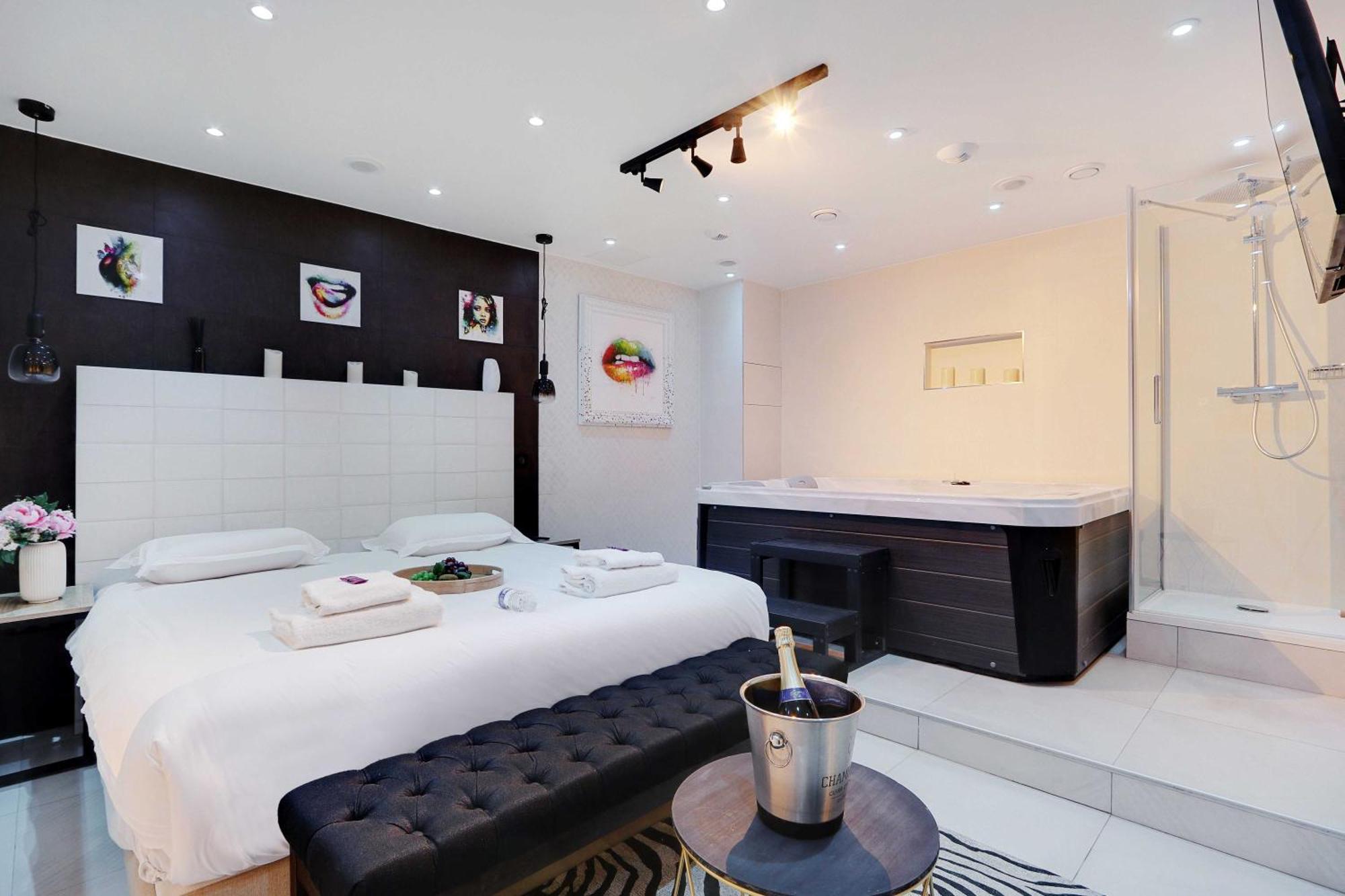Intimate Apartment With Air Conditioner & Jacuzzi 2Br 6P Montmartre Paris Luaran gambar